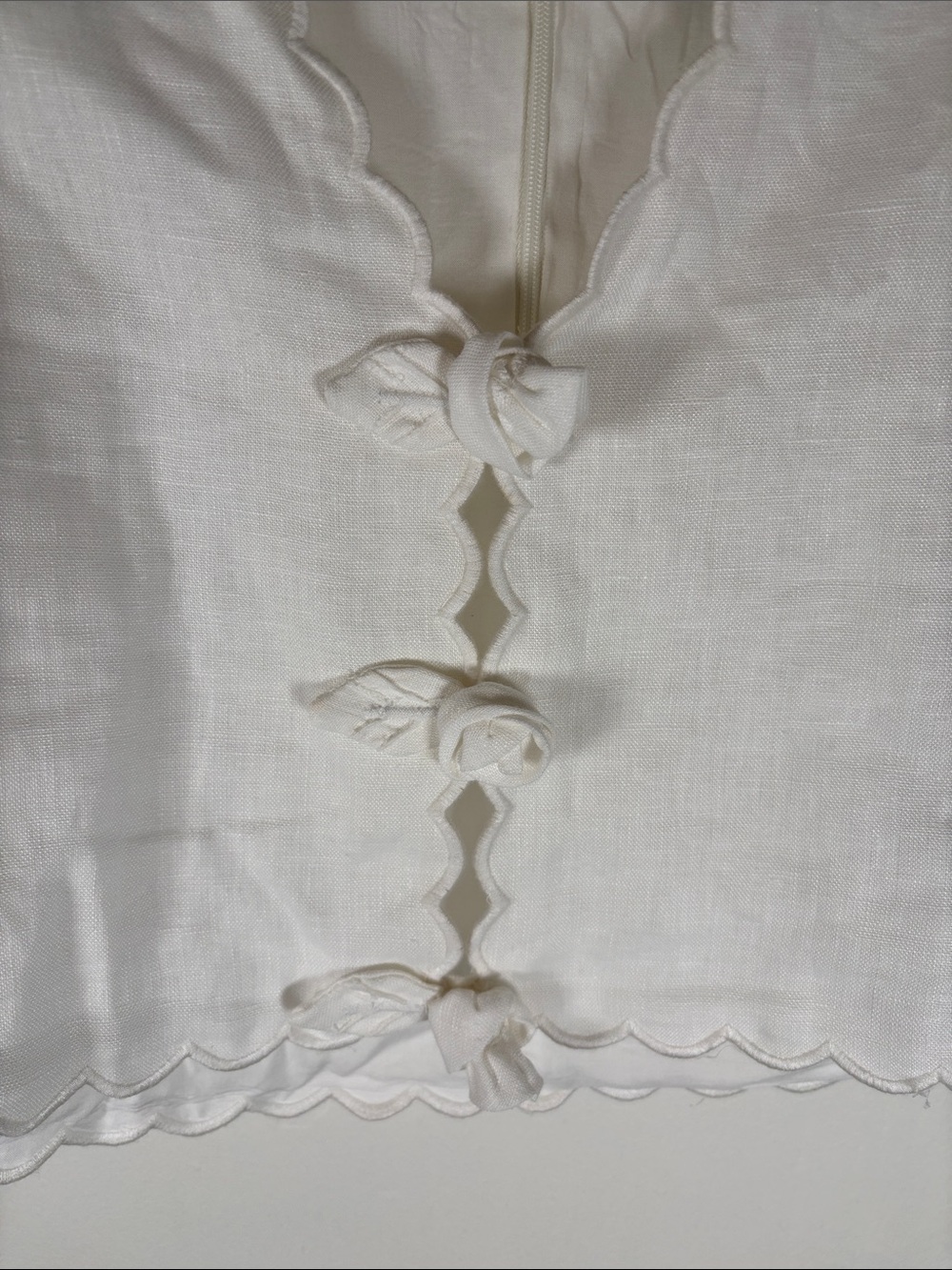 FARM Rio Roses Scallop Linen Crop Top – White – Size XS – NEW - Picture 9 of 13